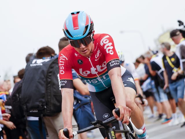 Maxim Van Gils fort dans la première étape du Tour de France